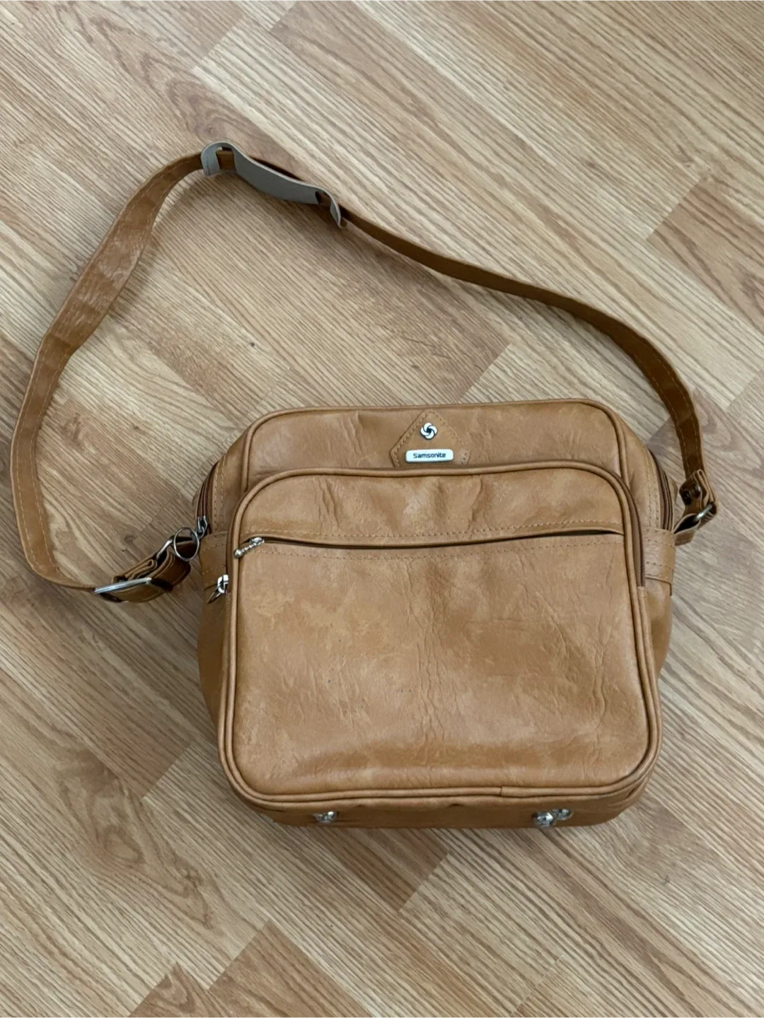 Samsonite Leather Shoulder Bag thumbnail
