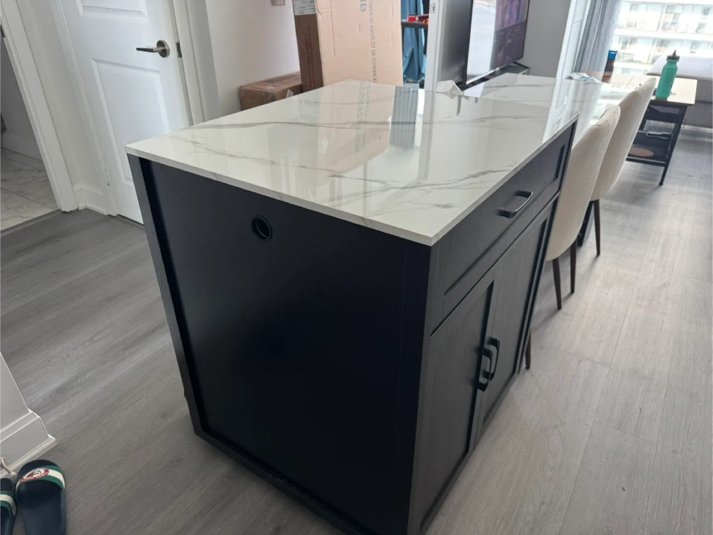 Brand New Extendable Kitchen Island - image indicator(3)