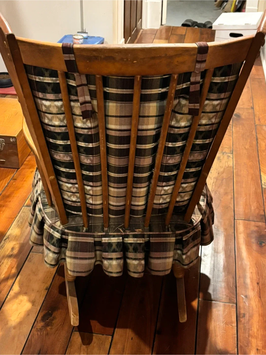 Vintage Plaid Rocking Chair image indicator(3)