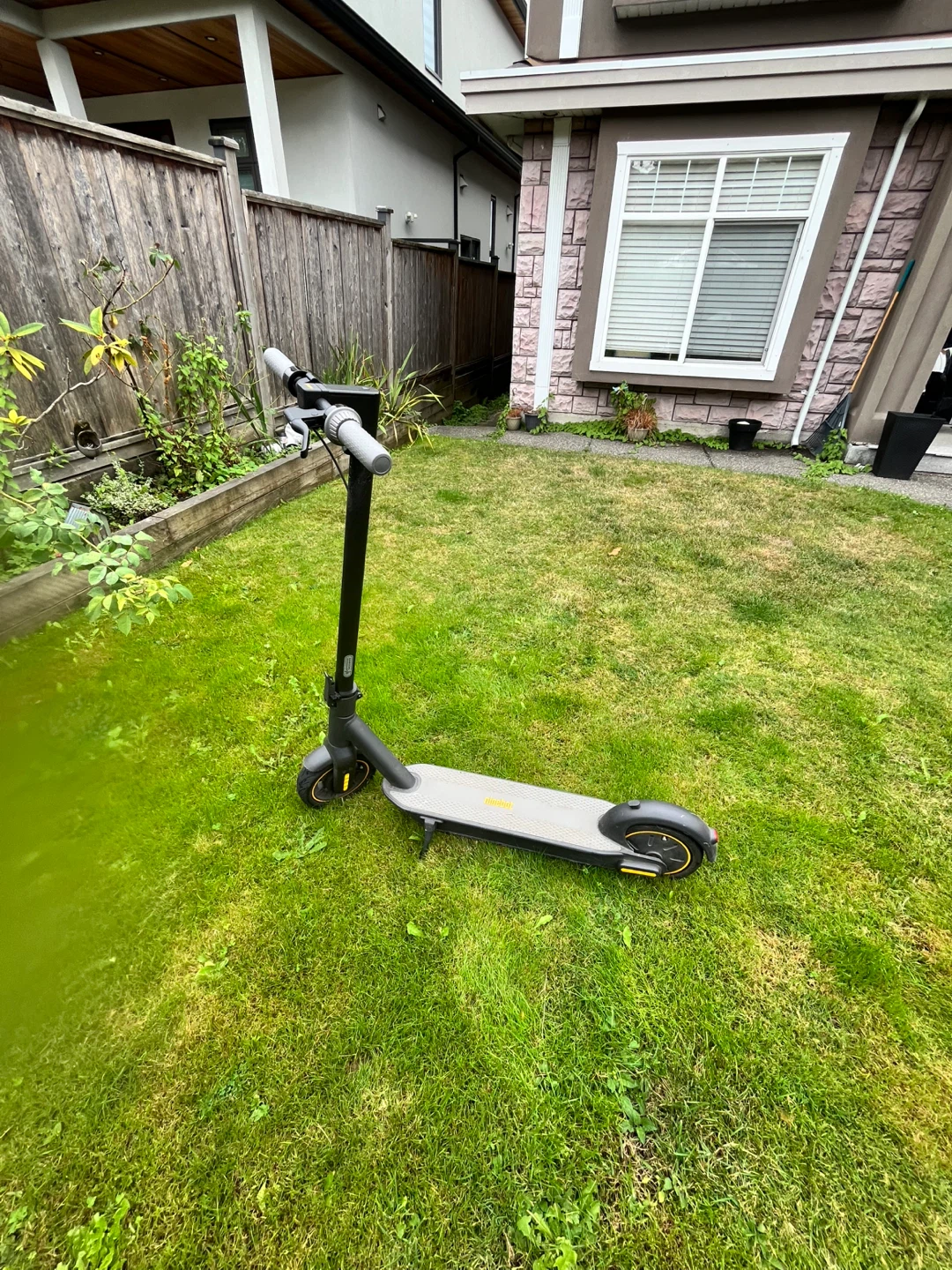 Ninebot G30 Max Electric Scooter - photo 2