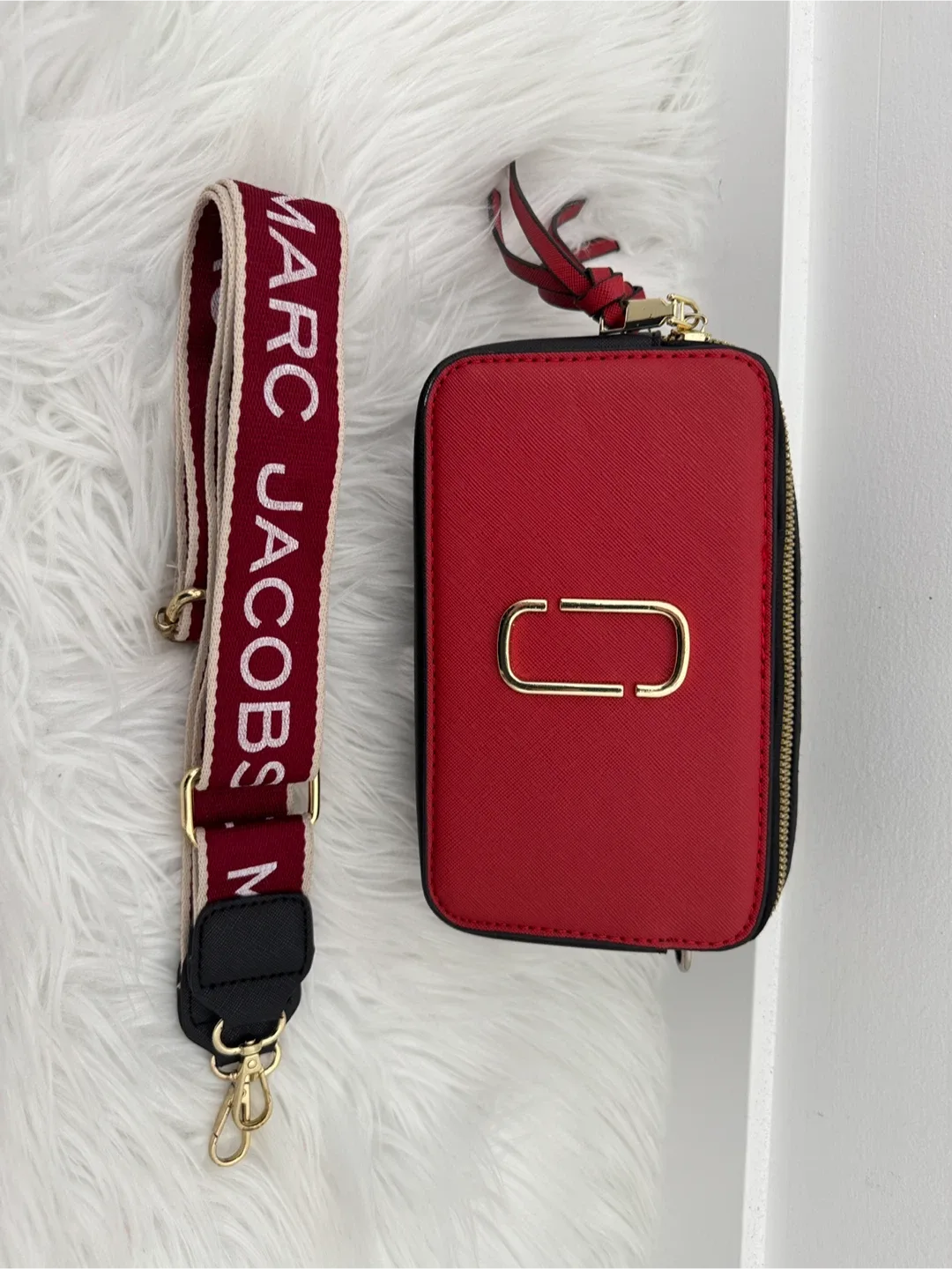 Marc Jacobs Snapshot Camera Bag - Red/Black image indicator(8)