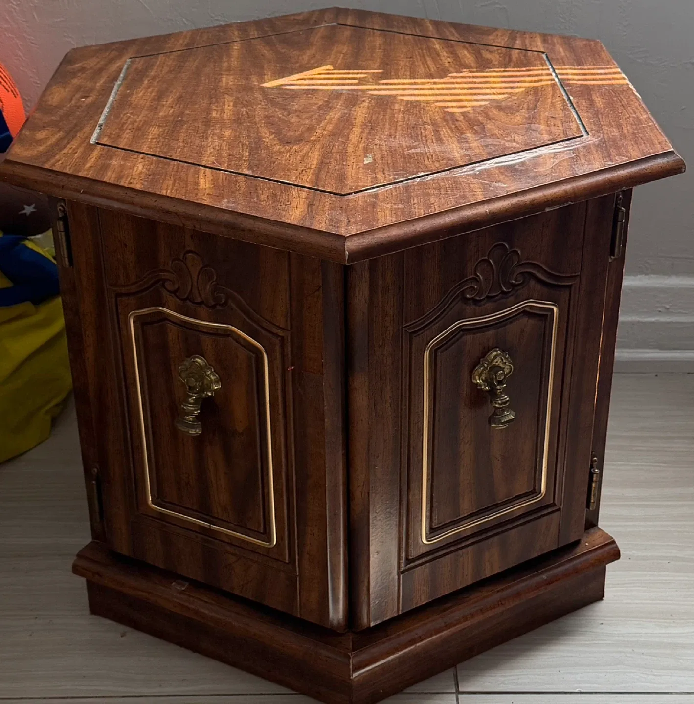 Hexagonal Wood Side Table with Storage and fish tank image indicator(2)