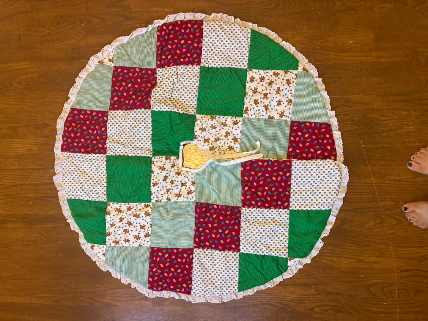Vintage reversible Quilted Christmas Tree Skirt - photo 2