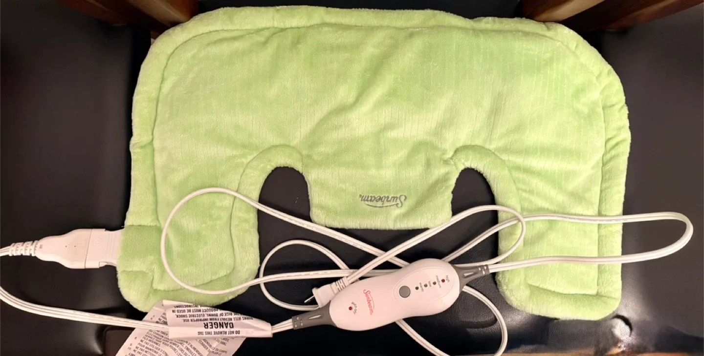 New Sunbeam Renue Tension Relief Heating Pad image indicator(2)