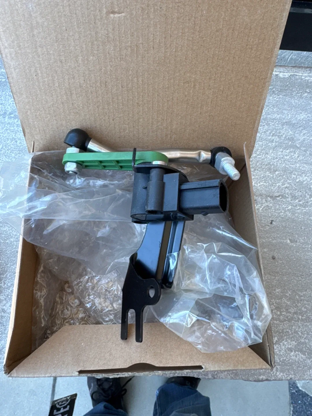 Volkswagen 8R0941285D Sensor - Made in Germany image indicator(2)