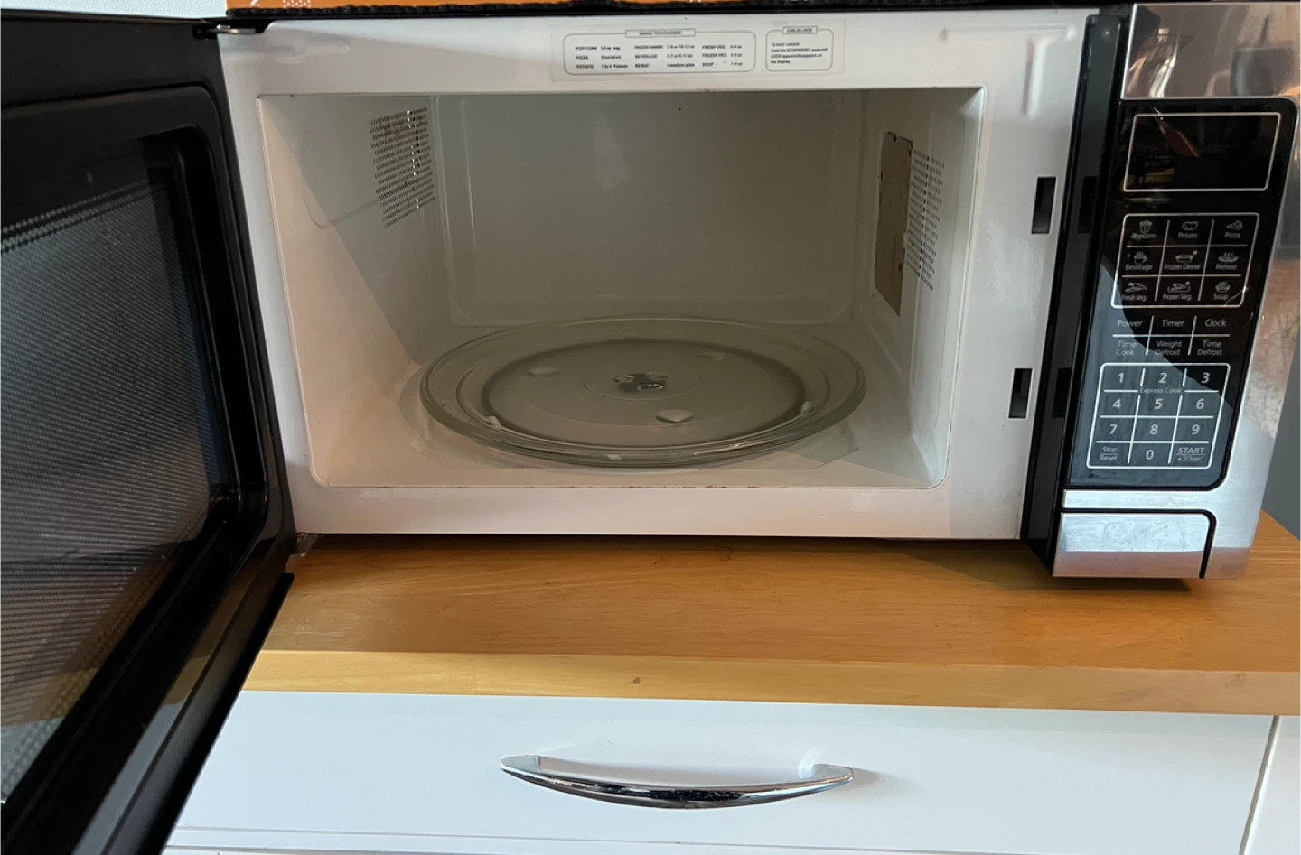 RCA Microwave Oven - Silver - photo 2
