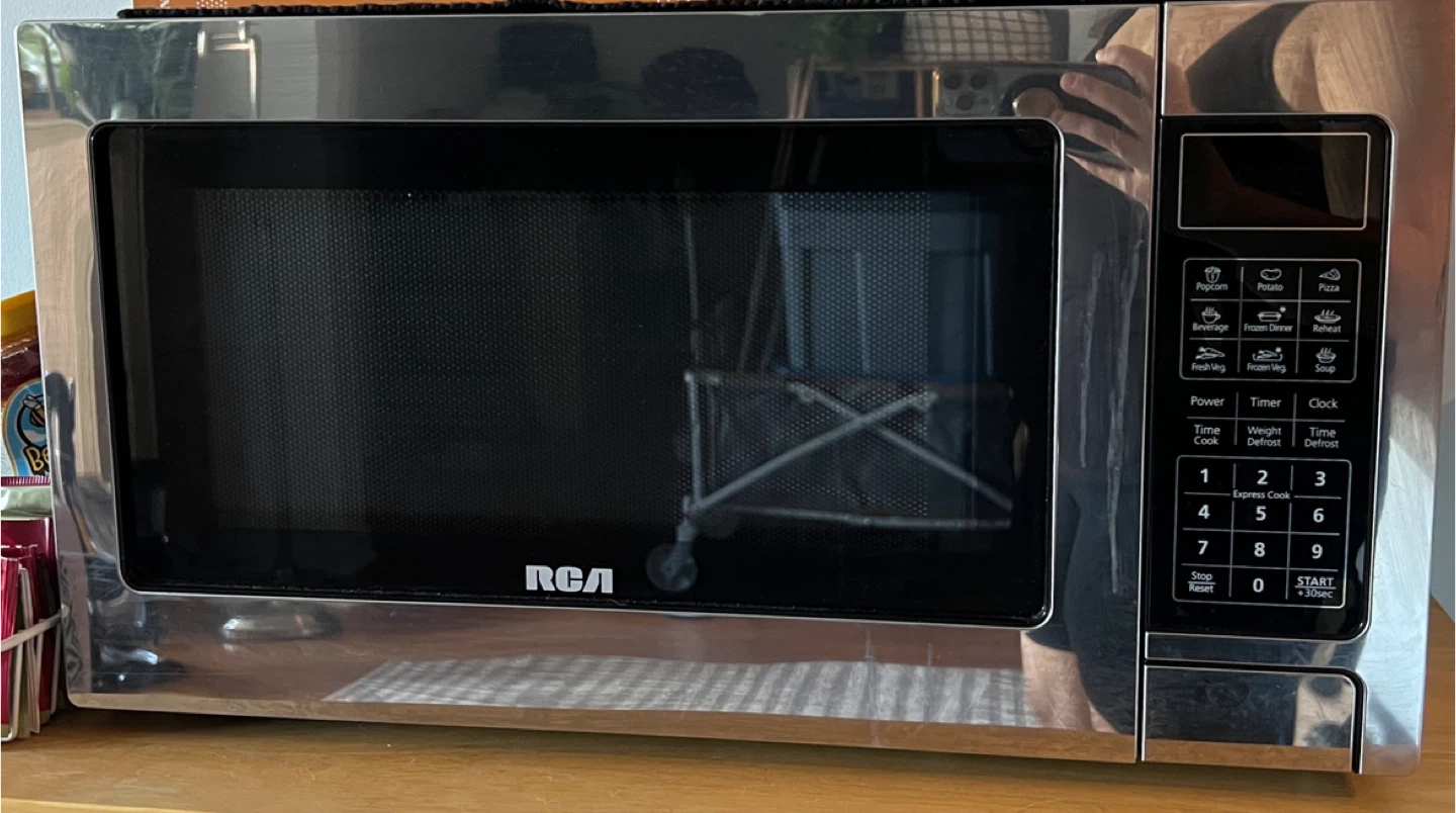 RCA Microwave Oven - Silver