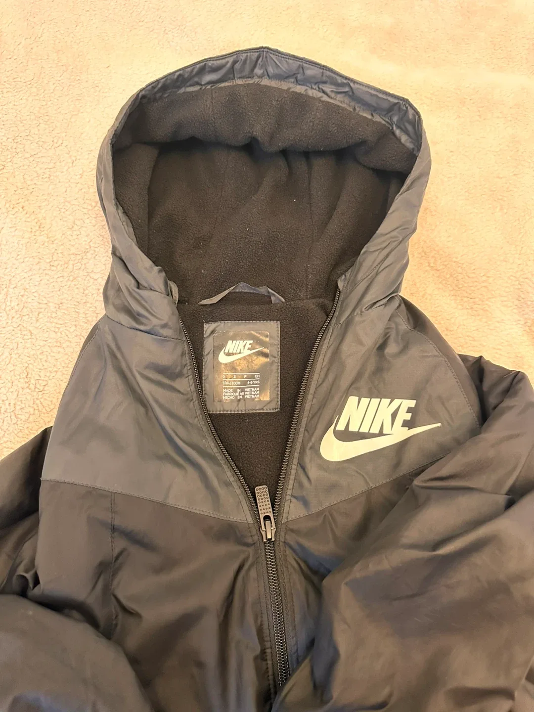 Nike Windrunner Jacket - Black, Size S image indicator(2)