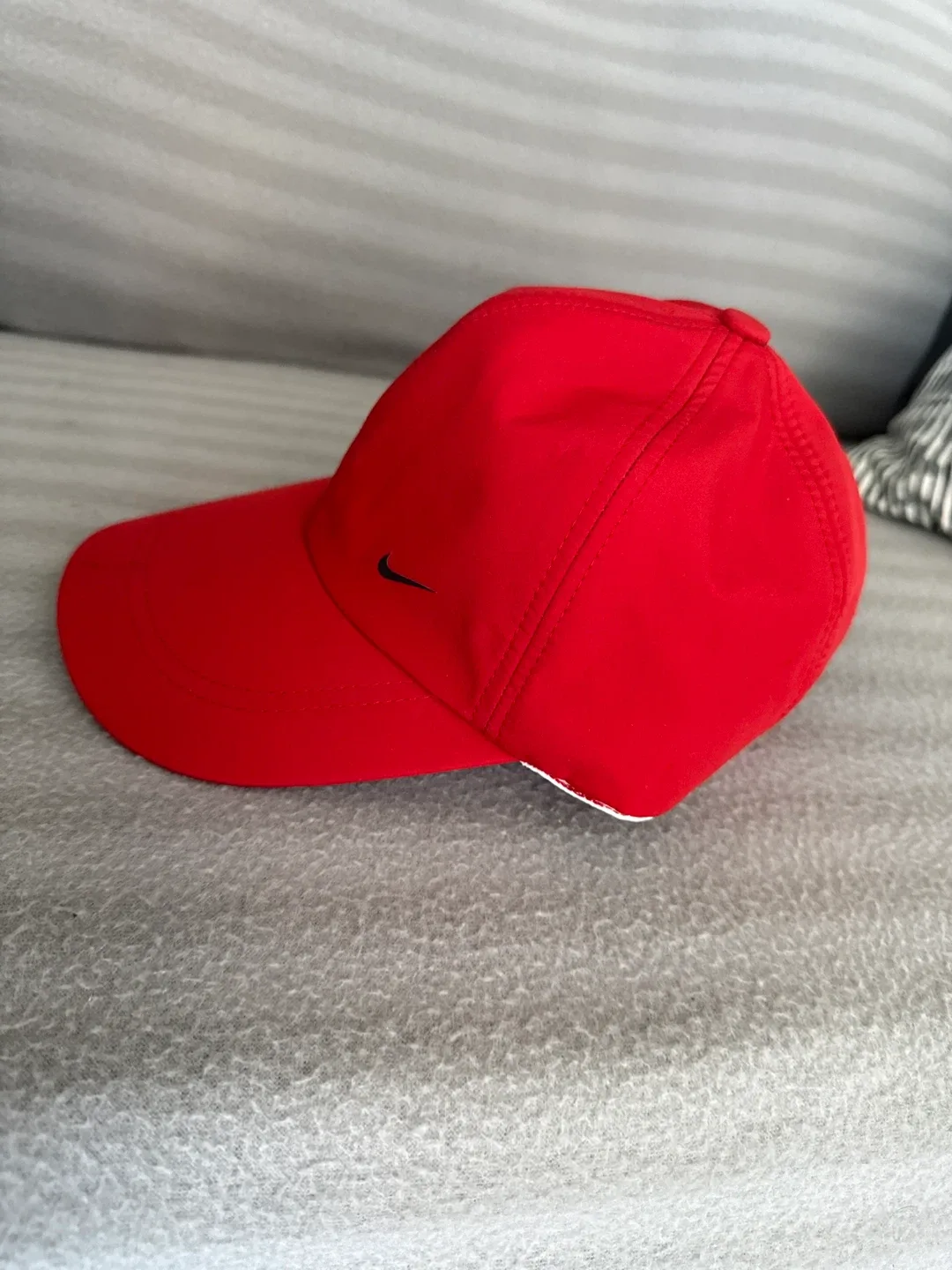 Brand new Red Baseball Cap image indicator(2)