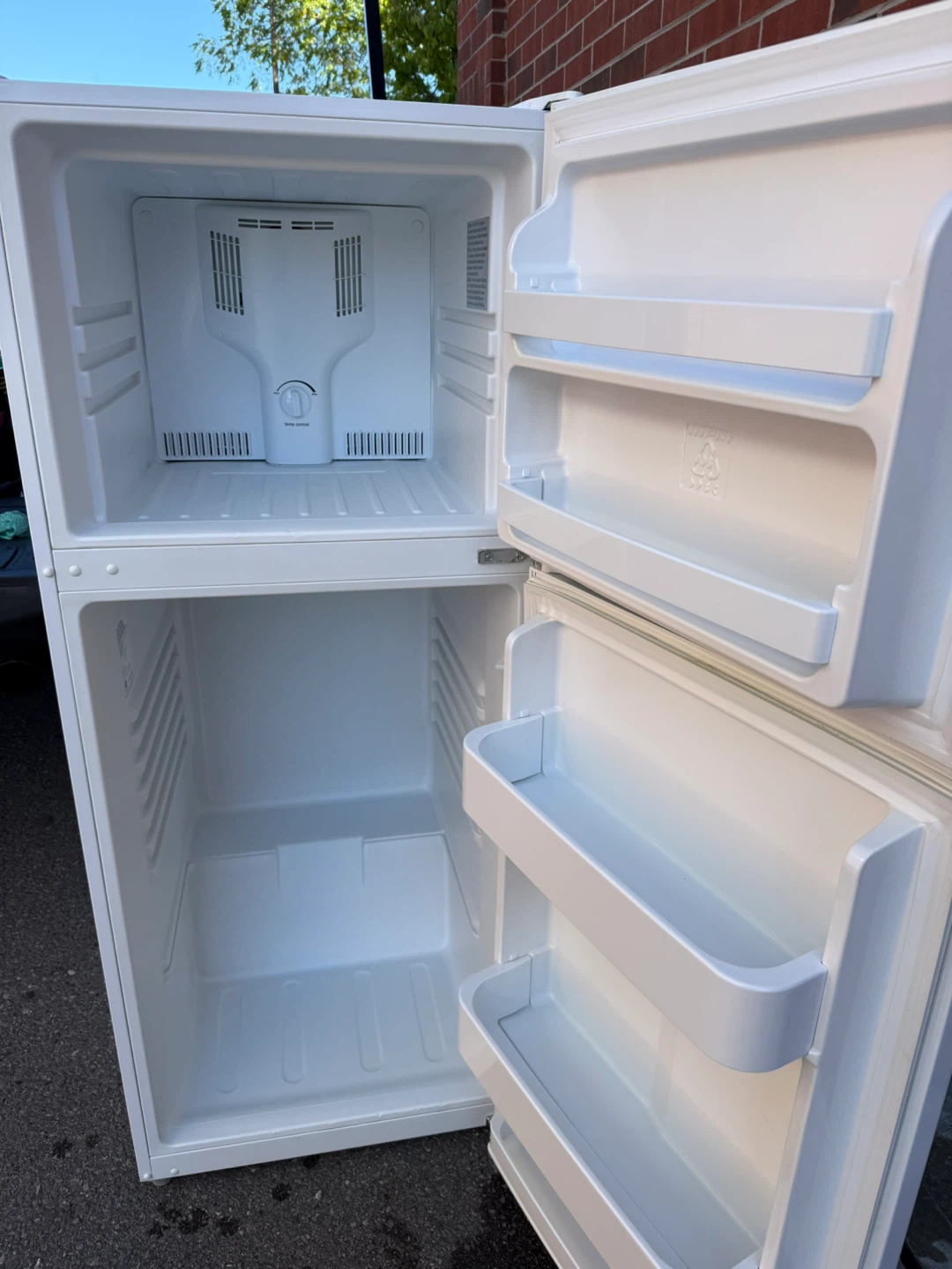 Frigidaire FFET1222QW White Refrigerator - photo 3