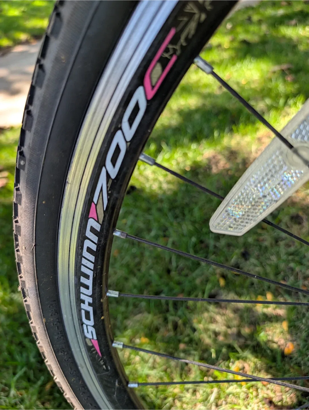 Schwinn 700C Hybrid Bike image indicator(4)