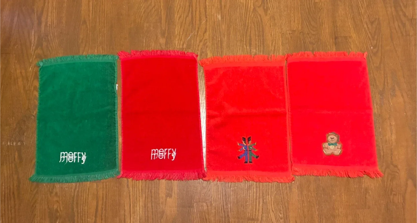 Set of 4 Christmas Hand Towels - Red & Green image indicator(6)
