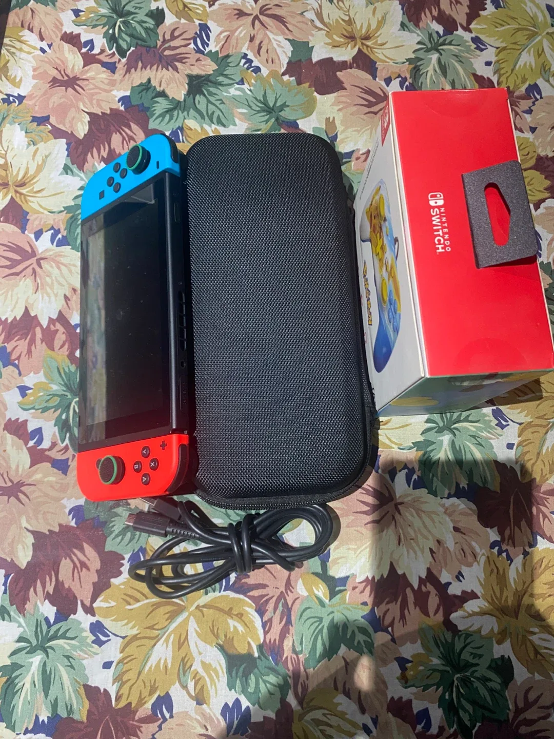 Nintendo Switch with Case & Enhanced Wired Controller image indicator(2)