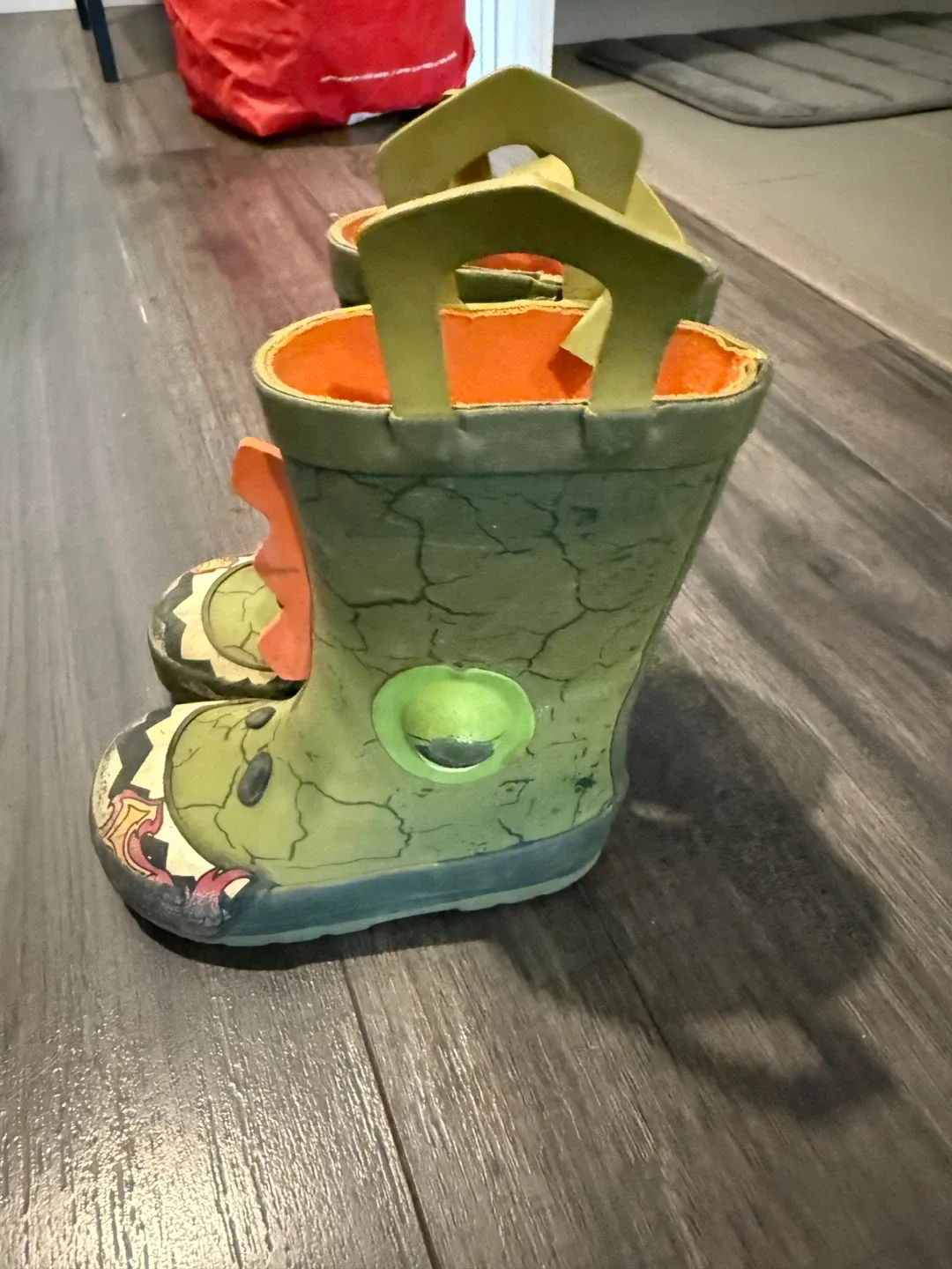 Kids Green Dinosaur Rain Boots size 6 image indicator(2)