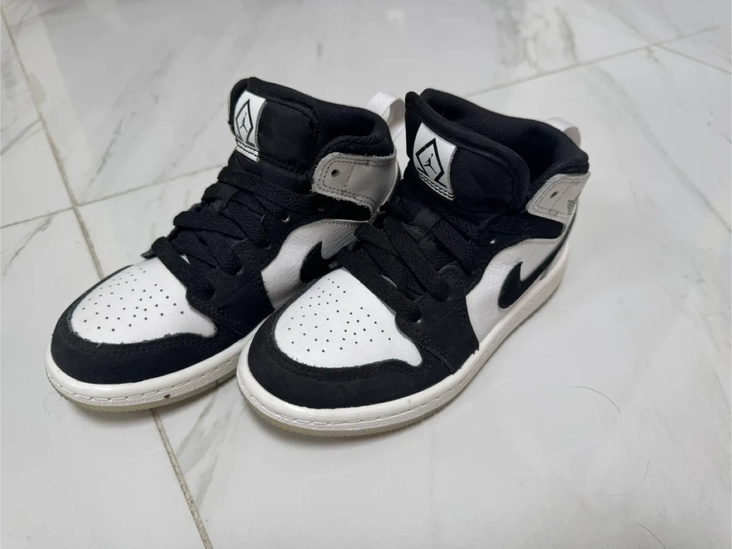 Jordan 1 High Toddler Shoes - Black/White - Size 11C image indicator(3)