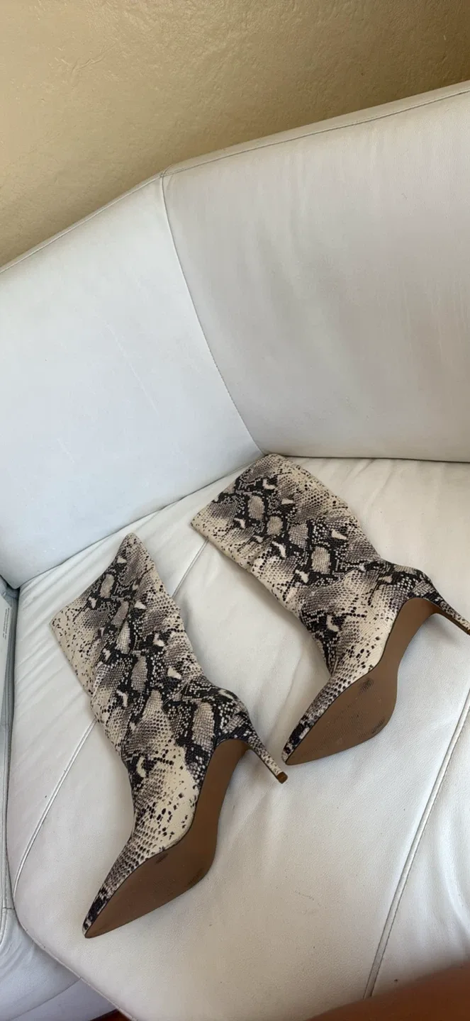 Snakeskin Print Knee High Heel Boots image indicator(2)