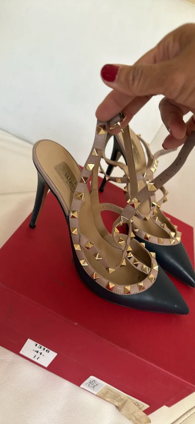 Valentino Garavani Rockstud Heels image indicator(4)