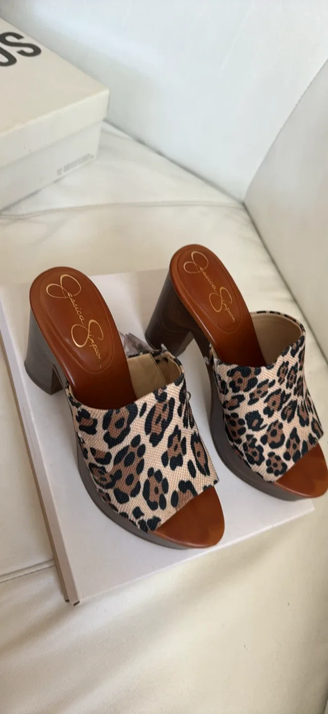 Jessica Simpson Shelbie Leopard Print Mules - Size 9.5 image indicator(4)