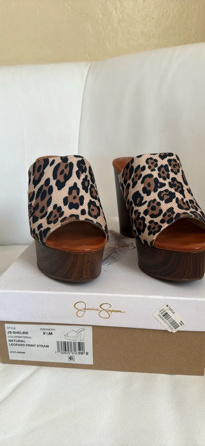 Jessica Simpson Shelbie Leopard Print Mules - Size 9.5 image indicator(5)