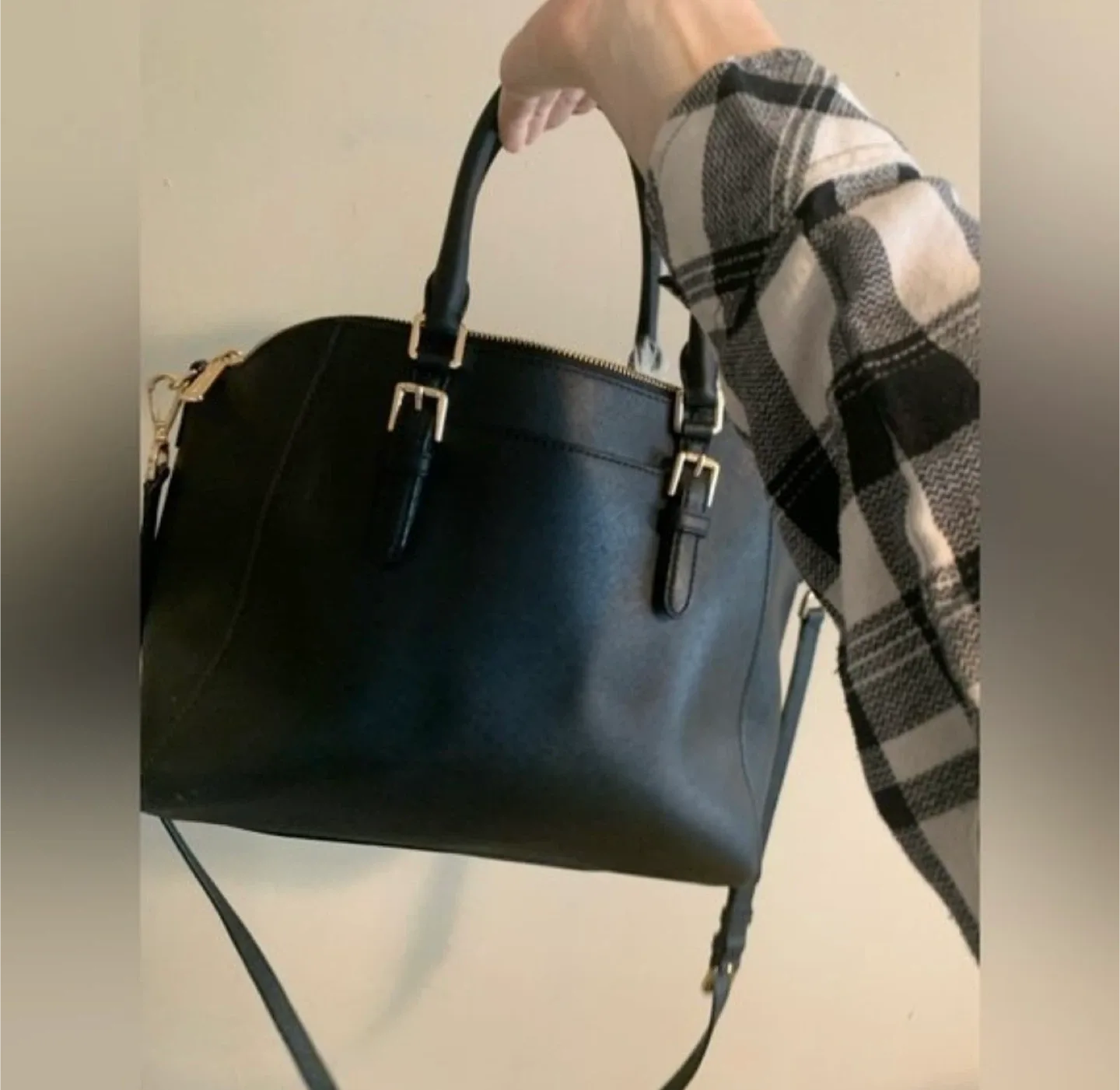 Michael Kors Purse image indicator(3)