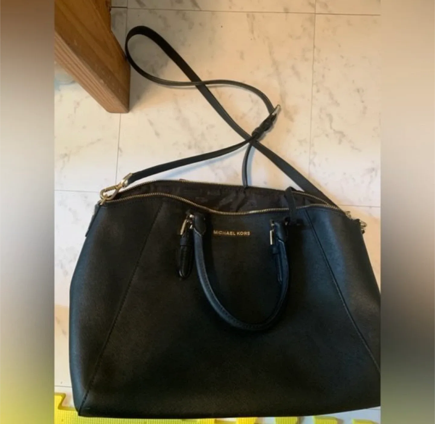 Michael Kors Purse image indicator(5)