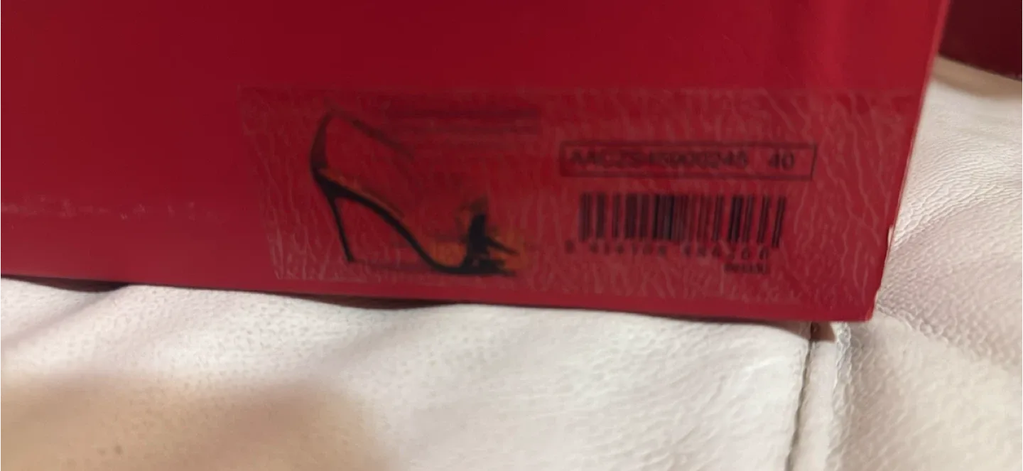 Carolina Herrera Yellow Floral Heels - Size 9 image indicator(6)