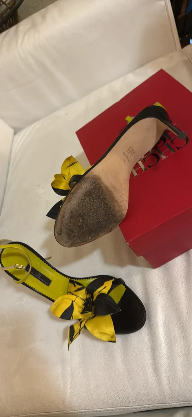 Carolina Herrera Yellow Floral Heels - Size 9 image indicator(3)