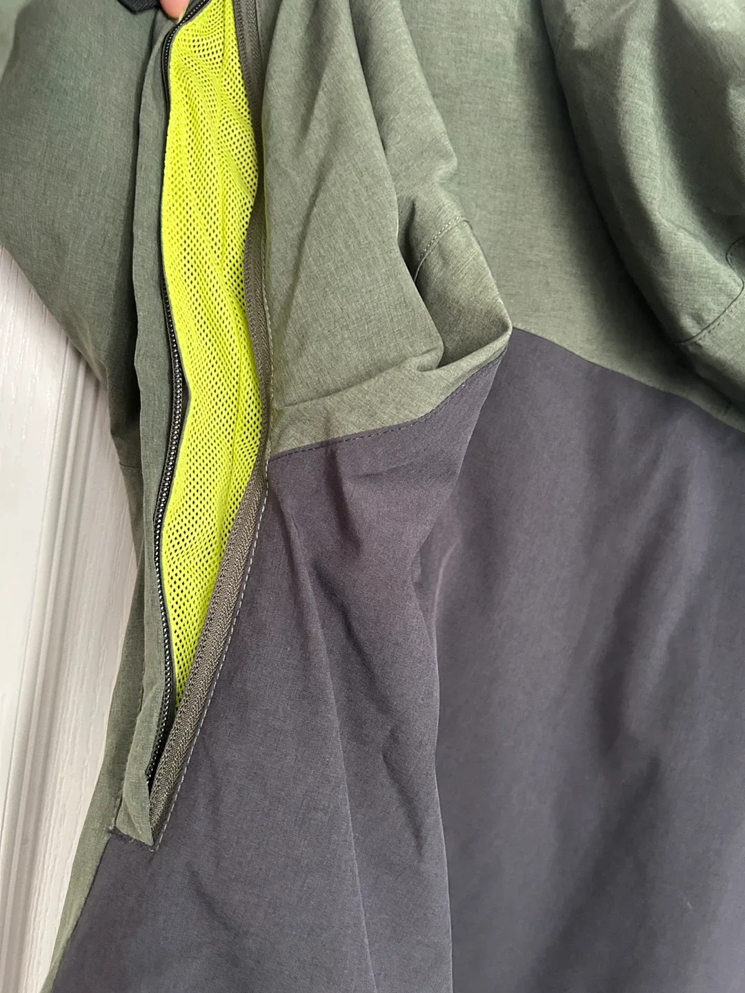 O'Neill Green & Black Jacket image indicator(5)