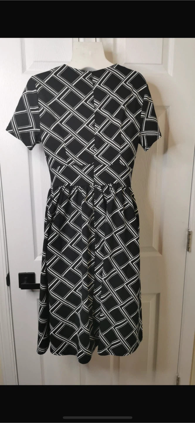 NEW! YATHON Black & White Flared Swing A-Line Dress - photo 4