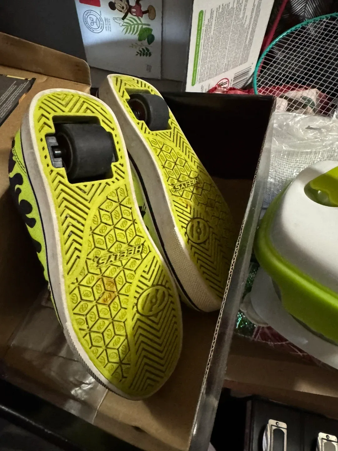 Heelys Wheeled Shoes - Youth Size 1 image indicator(3)