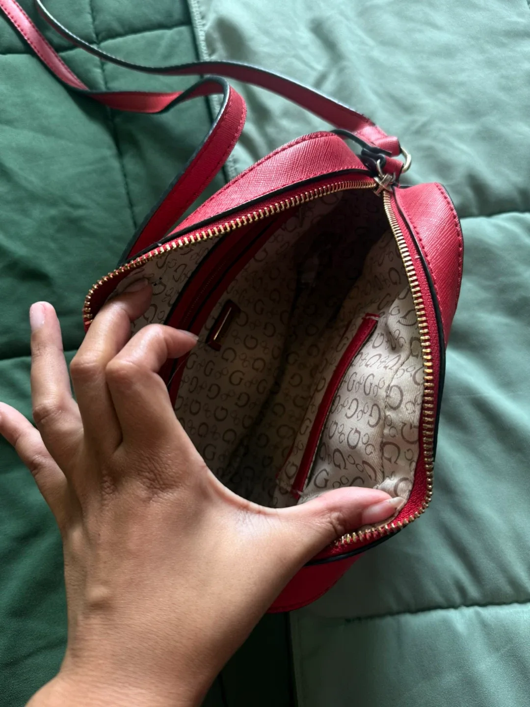 Guess Red Crossbody Bag image indicator(4)