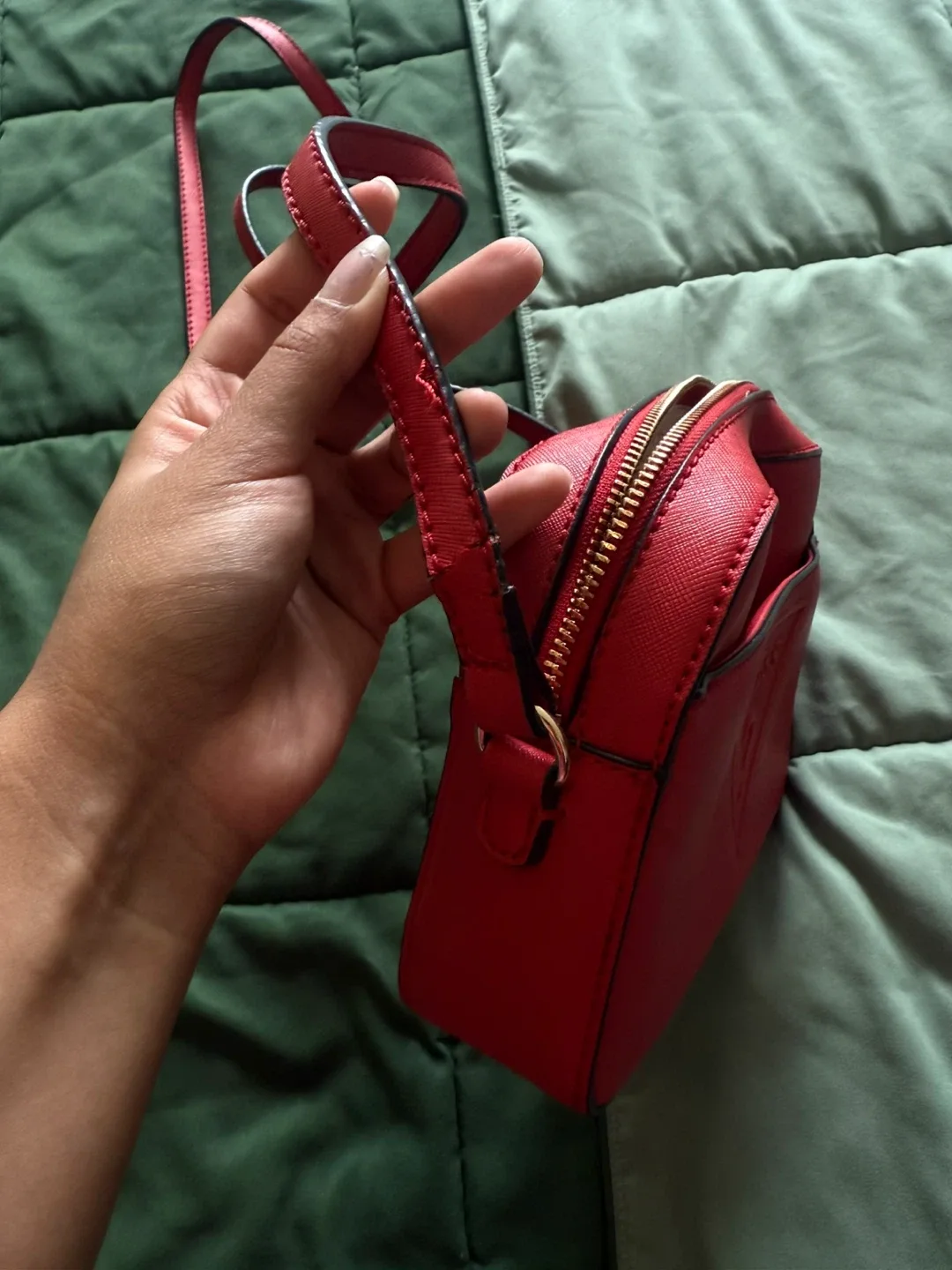 Guess Red Crossbody Bag image indicator(3)