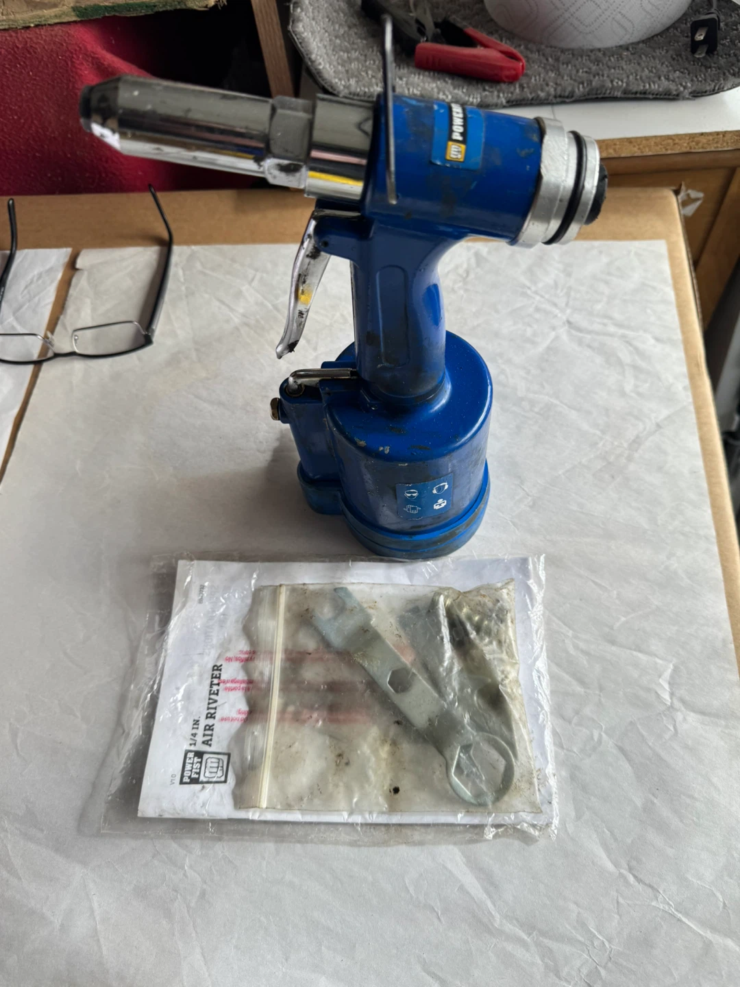 Power Fist 1/4 in. Air Riveter
