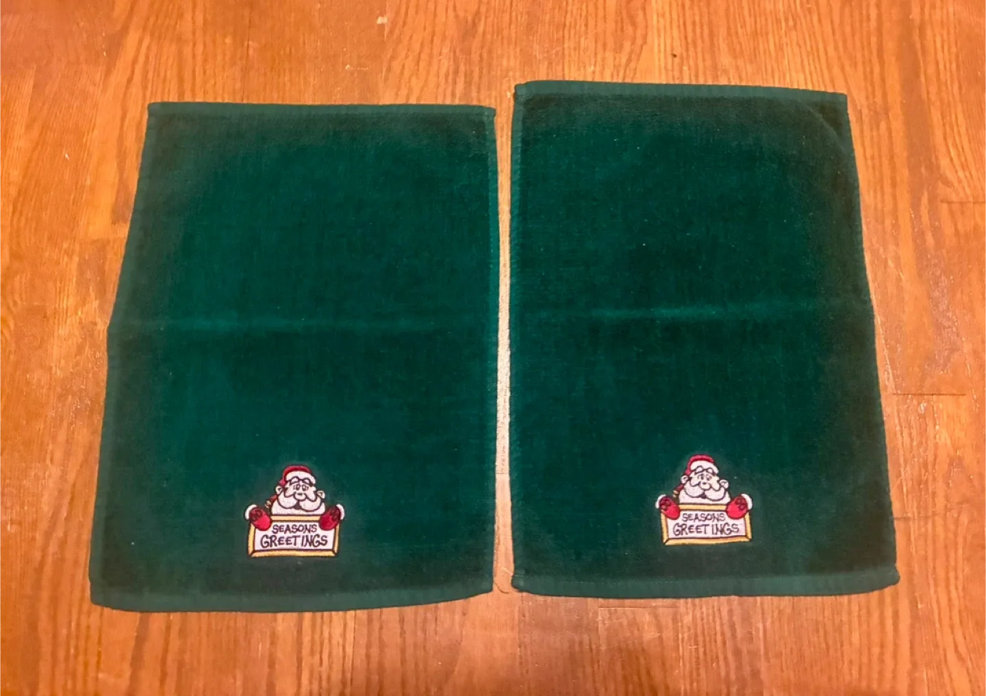 Set of 2 Christmas Hand Towels thumbnail