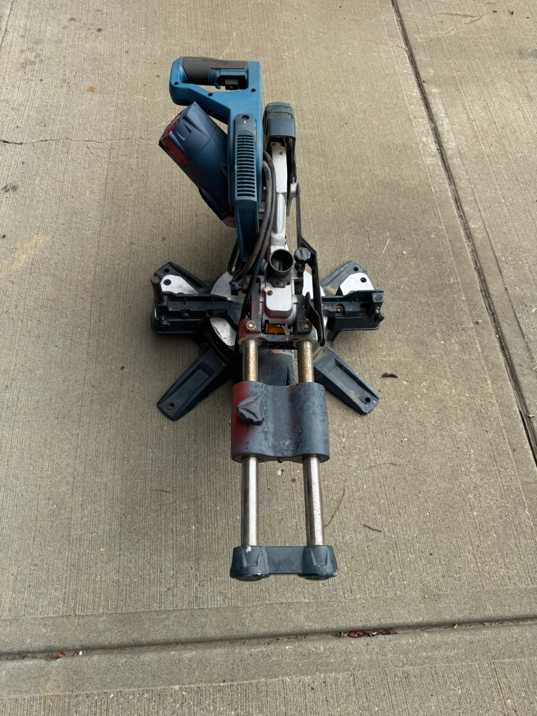 Compound sliding Mitre Saw - photo 2