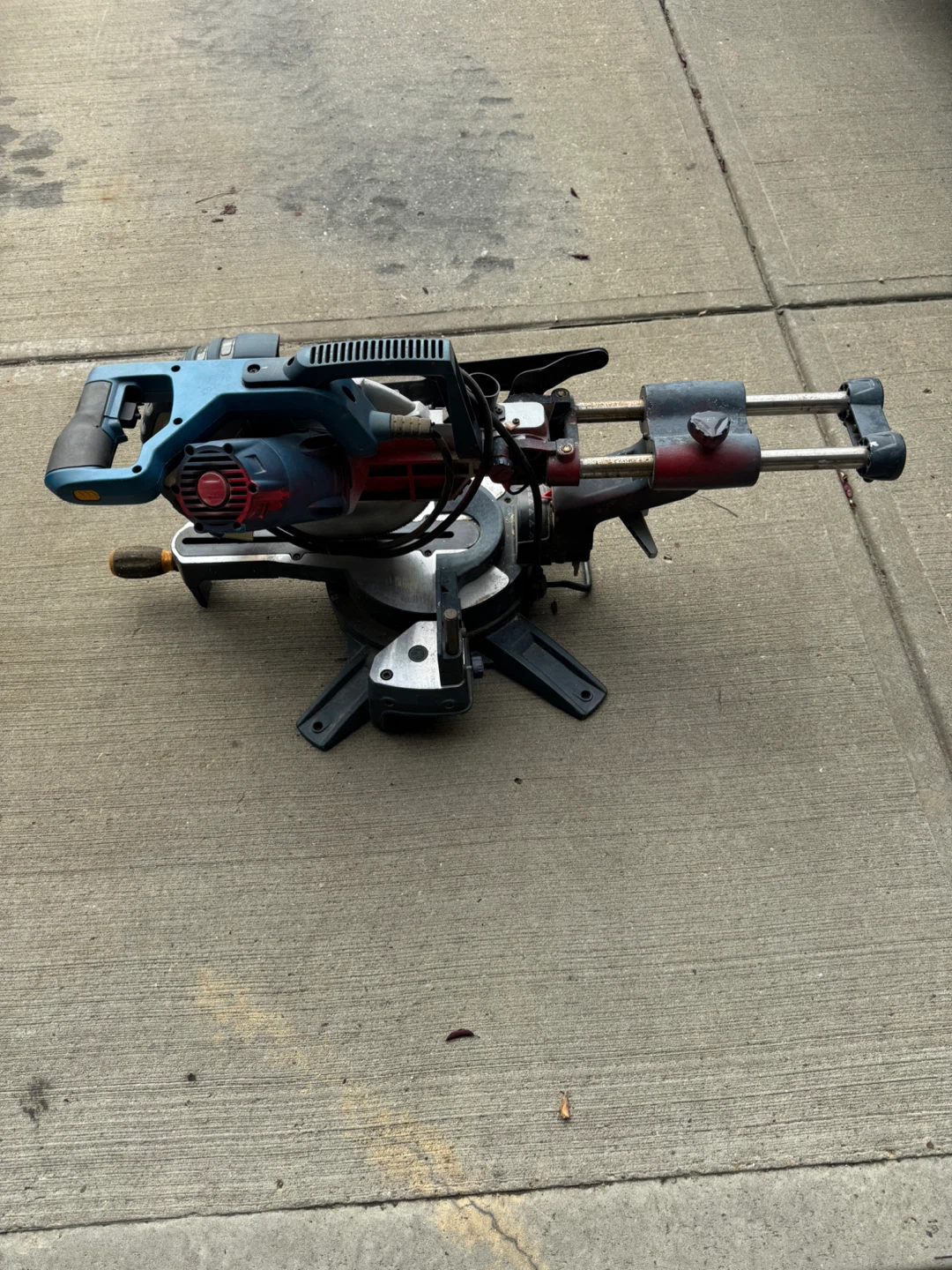 Compound sliding Mitre Saw - photo 3