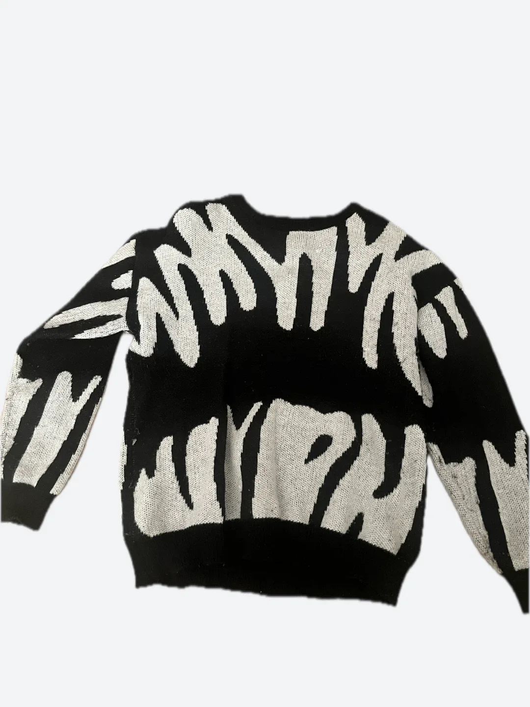 Sweater Black and White thumbnail