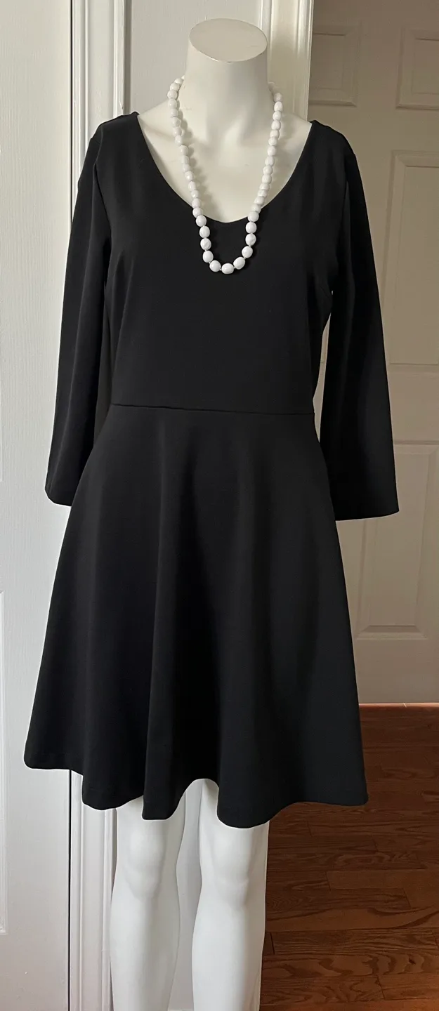 GAP Black Dress - Size 8 image indicator(3)