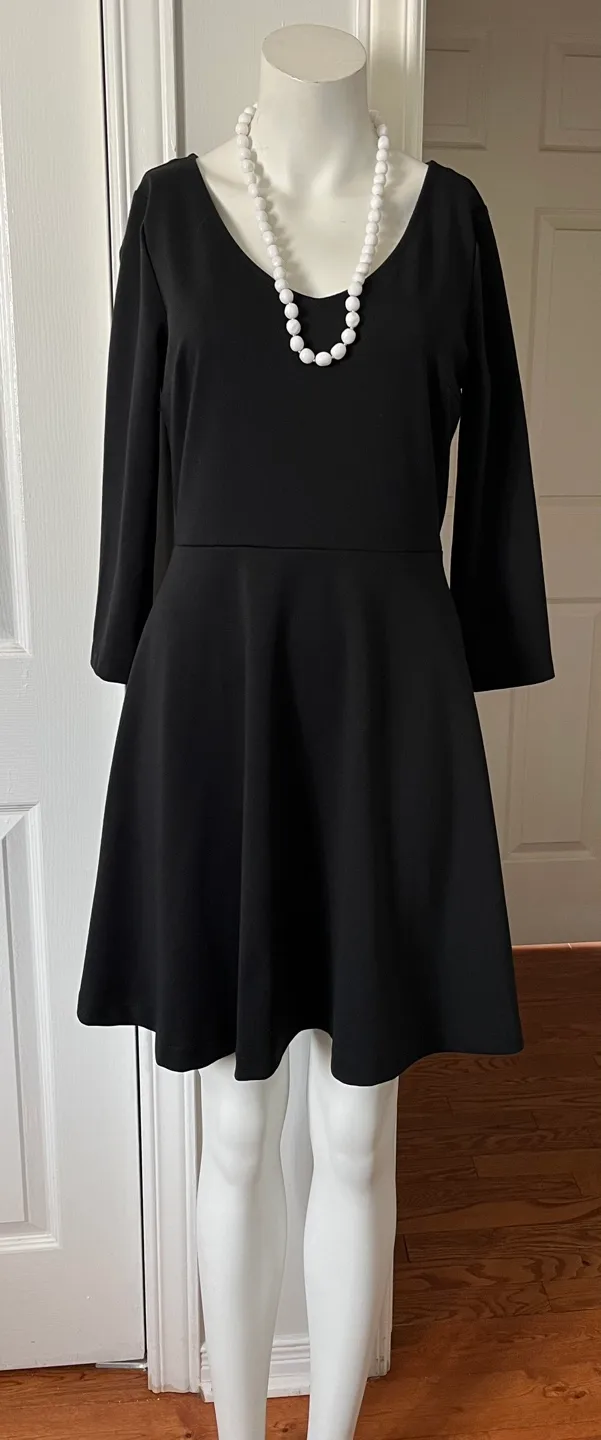 GAP Black Dress - Size 8 image indicator(5)