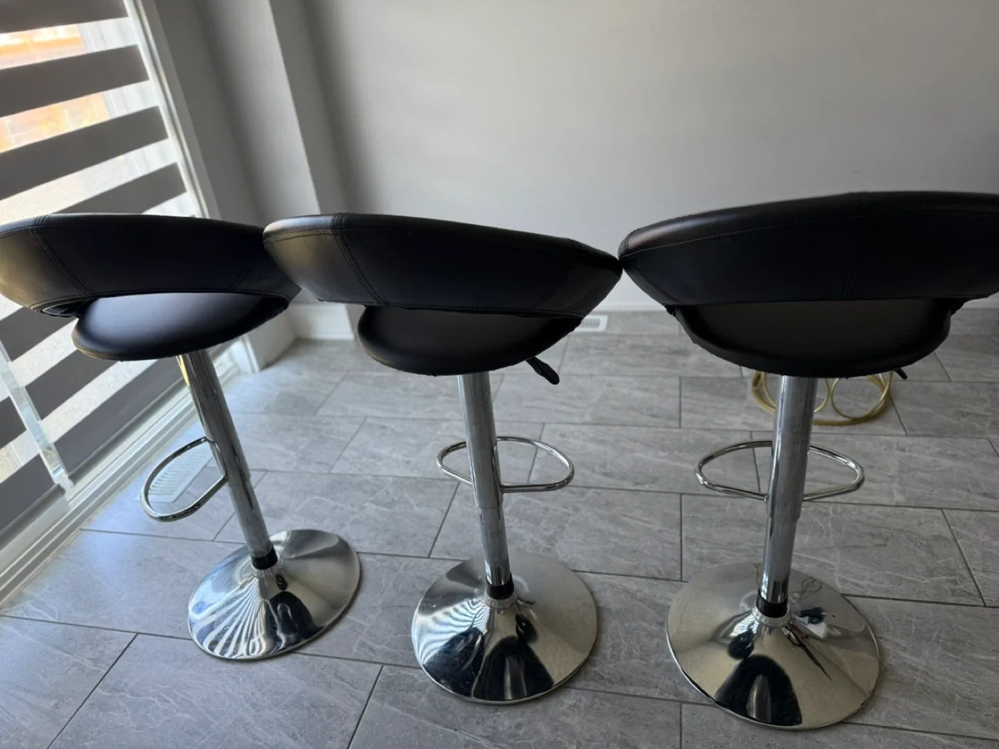 Set of 3 Black Bar Stools image indicator(3)