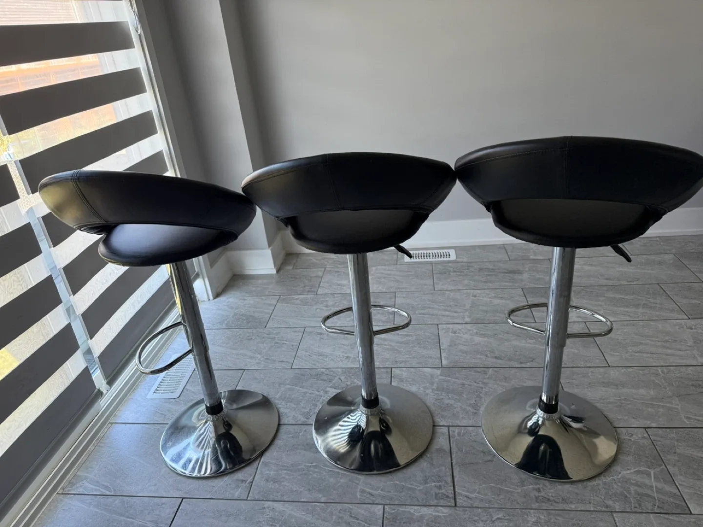 Set of 3 Black Bar Stools image indicator(2)