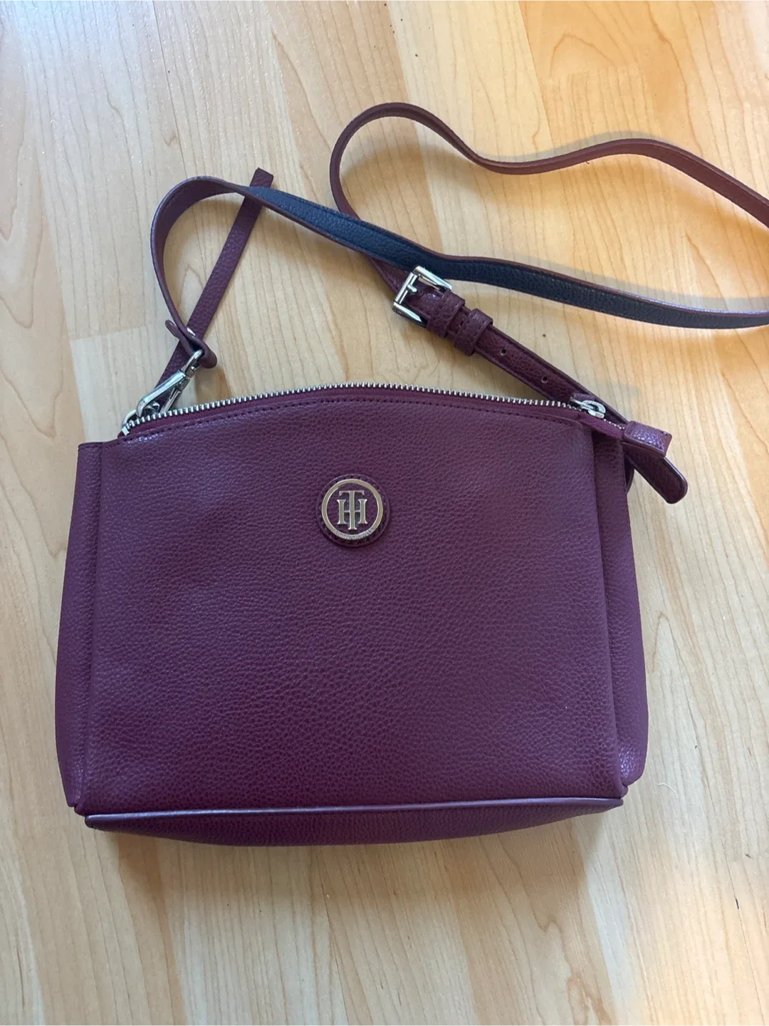 Tommy Hilfiger Crossbody Bag thumbnail
