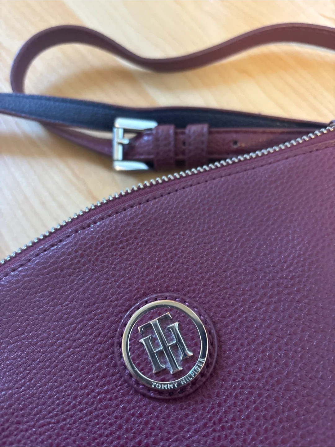 Tommy Hilfiger Crossbody Bag image indicator(2)