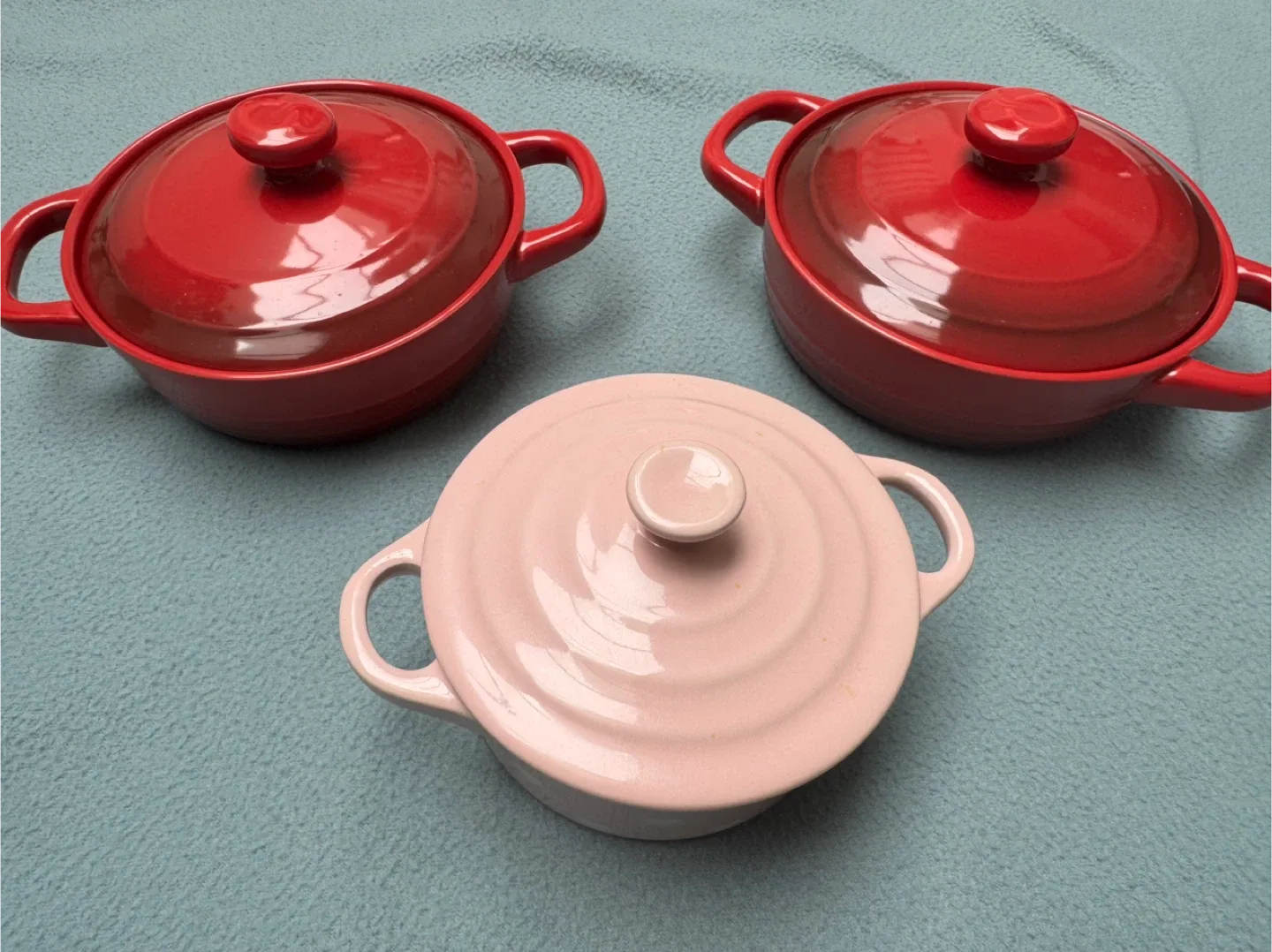 Red & Pink Ceramic Casserole Dishes with Lids image indicator(3)