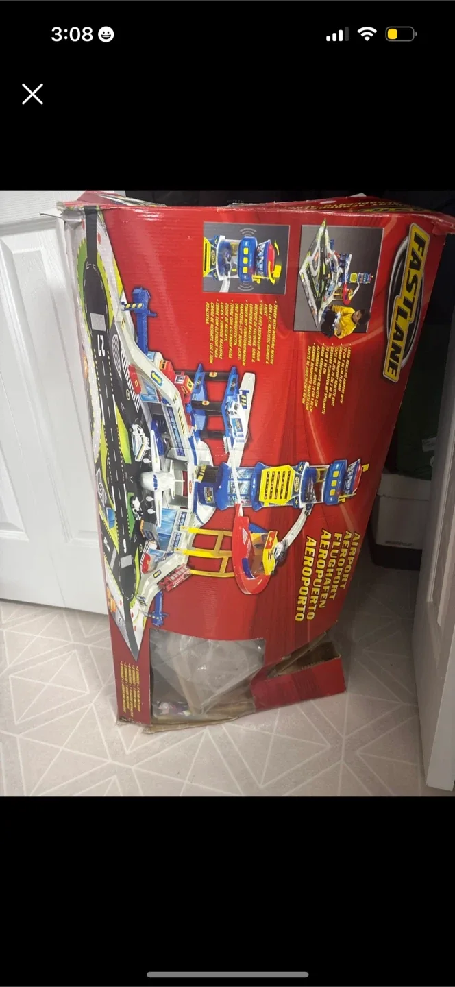 Fast Lane Airport Playset thumbnail