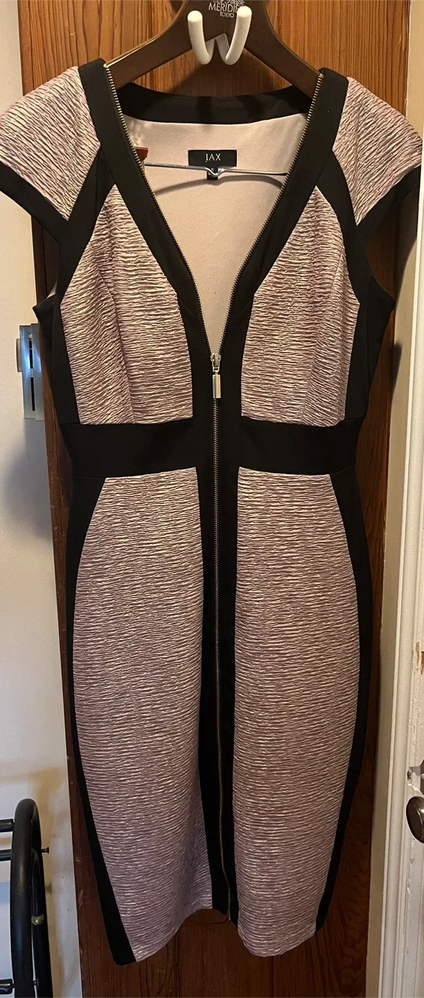 Black & Gold Dress - Size 6 image indicator(2)