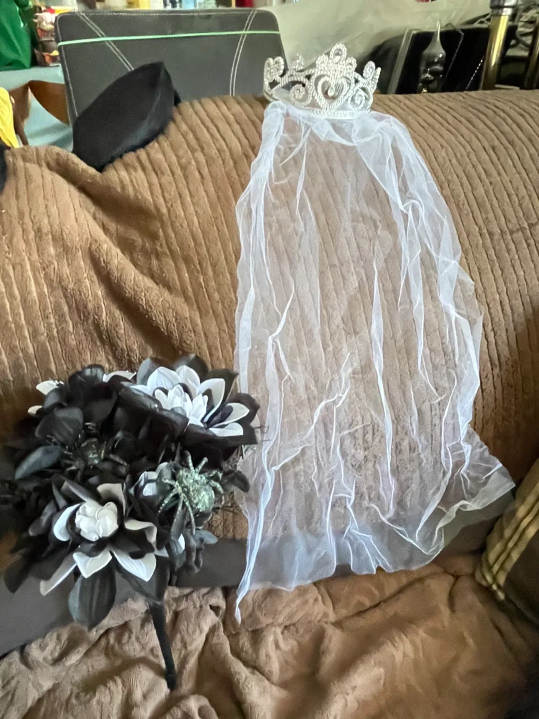 Halloween Wedding Dress, Bouquet & Veil image indicator(3)