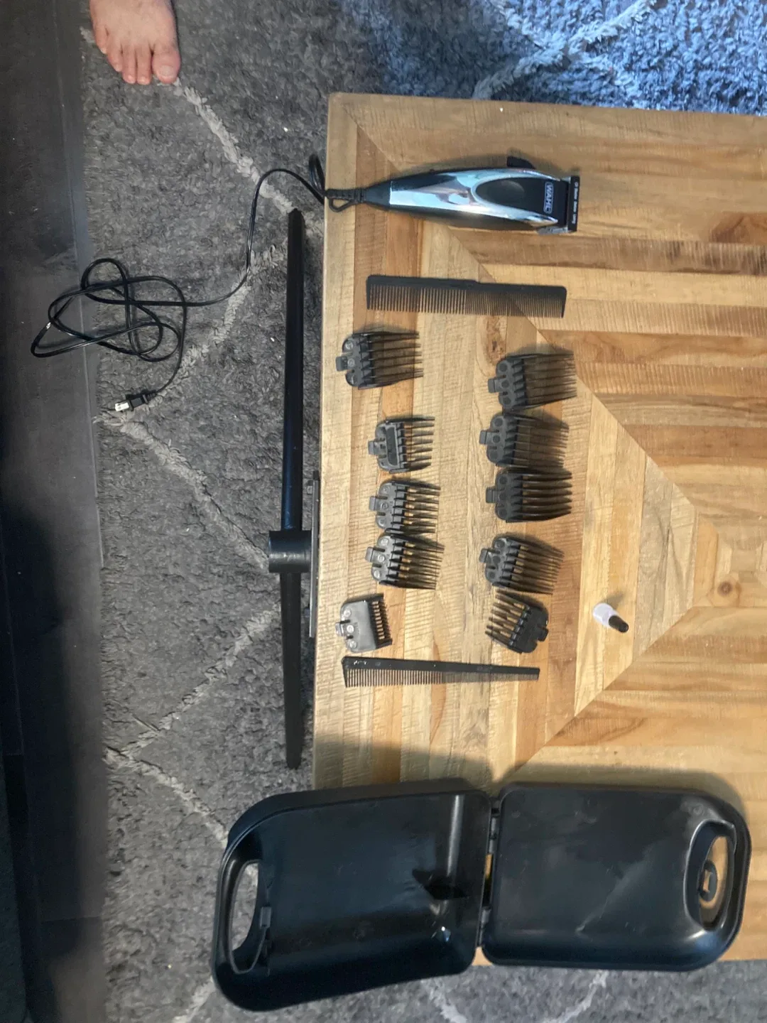 Wahl Hair Clipper Set w/ Attachments image indicator(3)