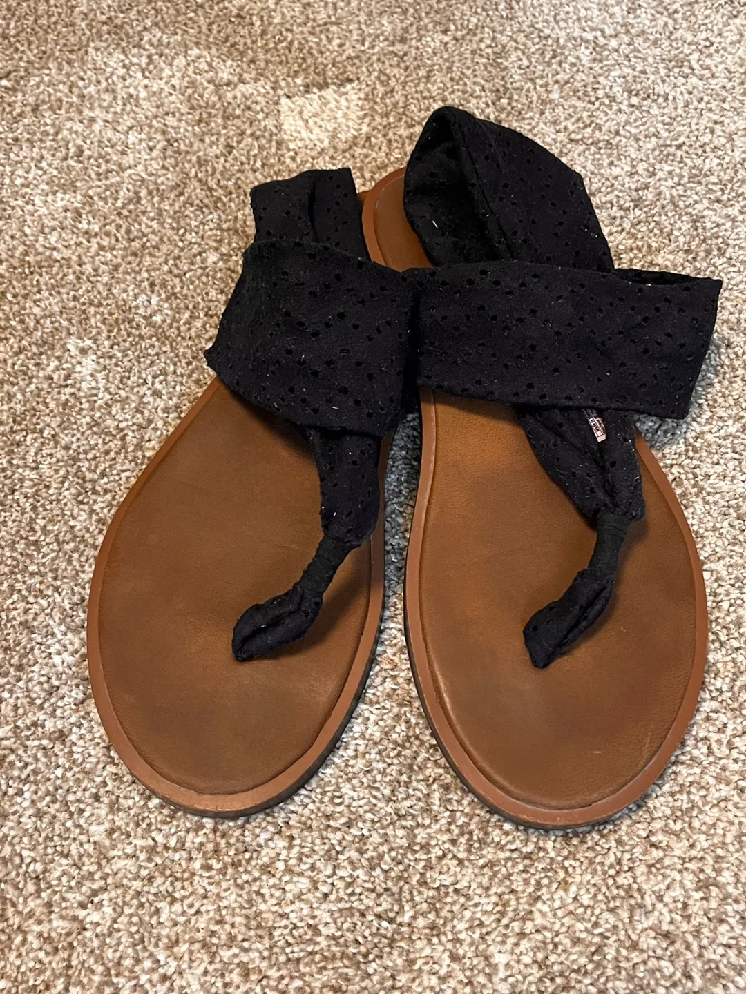 Sanuk Black Sandals image indicator(2)