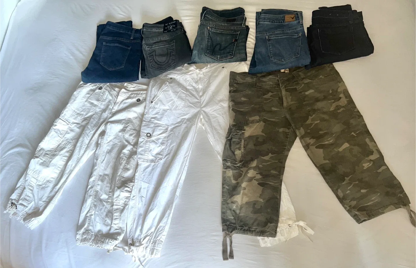 Bundle of 9 Women’s pants True Religion, Citizens of Humanity.. image indicator(2)